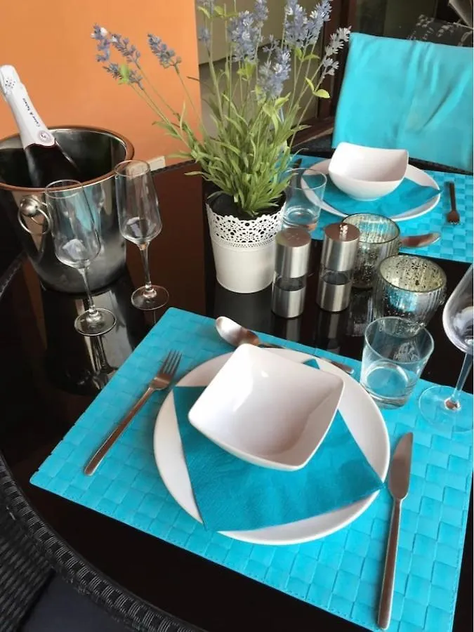 Precioso Apartamento Con Jardin Y Piscina Comunitaria Estepona 0*,  Spanien